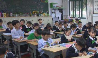 千里马比喻什么样的人 千里马比喻什么样的人 举两个例子