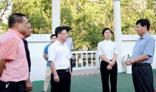 初中教师节做什么礼物给老师（初中教师节给老师送什么礼物最好）