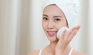 化妆水和爽肤水有什么不同（化妆水和爽肤水有什么不同之处）