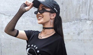 女生俏皮自我介绍（女生俏皮自我介绍快闪）
