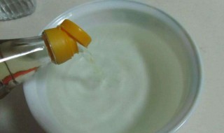 白醋浇花的正确方法（怎么把自来水变成弱酸性浇花）