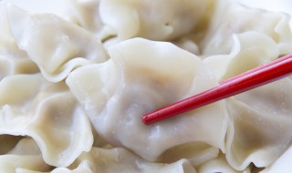 包饺子不粘有什么方法 包饺子不会包