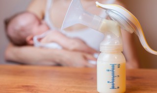 冷冻母乳如何解冻加热（冷冻母乳如何解冻加热多久）