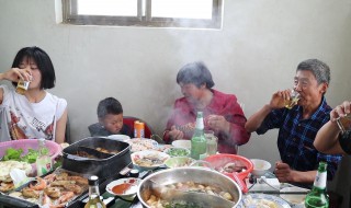 去朋友家做客带什么礼物（去朋友家做客带什么礼物合适）