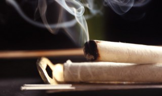 艾灸膝盖的正确方法 艾灸膝盖的正确方法时间