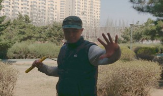 如何练好双节棍 如何练好双节棍的方法