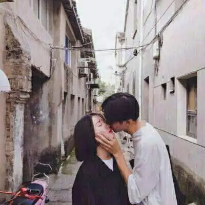 10、真人情侣头像一男一女:情侣头像一男一女