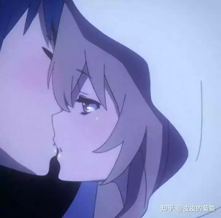 9、好看的动漫情侣头像:动漫的情侣头像，**男左女右的