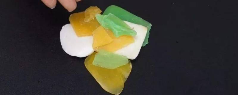 肥皂头怎么融化成一块（肥皂头怎么融化成一块一块的）
