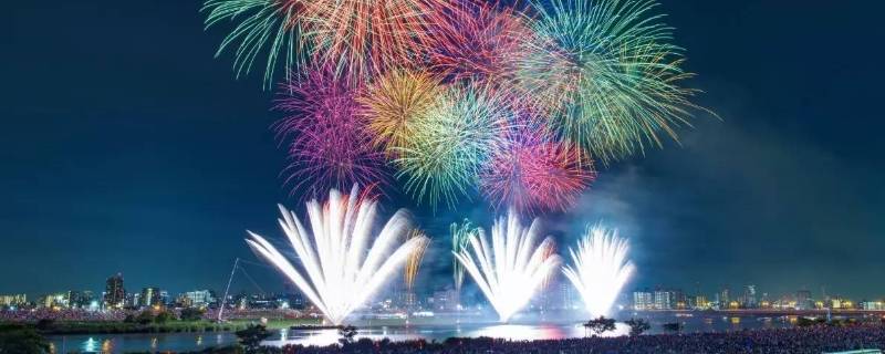 放烟花的由来 放烟花的由来20字