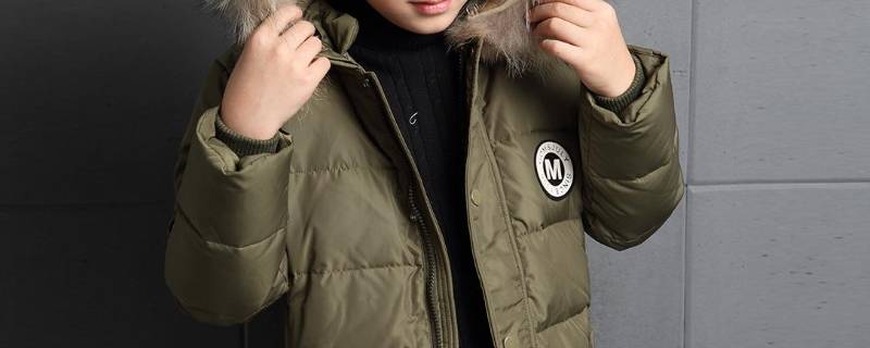 洗好的羽绒服怎样脱水（羽绒服洗好能用脱水机脱水吗）