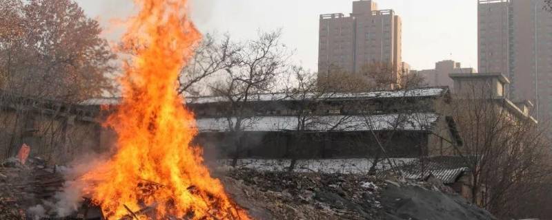 可燃固体火灾应用什么灭火器灭火 可燃固体火灾应用什么灭火器灭火ABC类