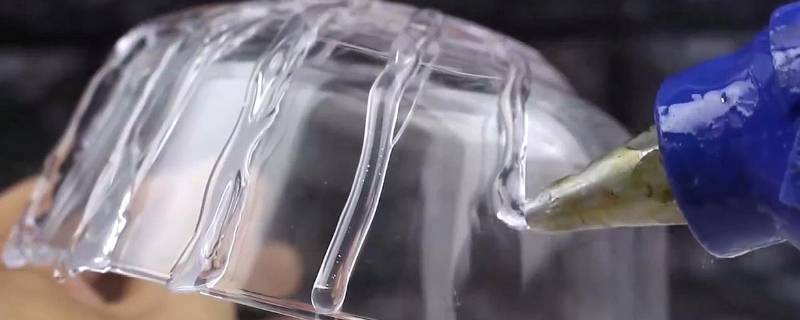 热熔胶遇水容易脱落吗（热熔胶遇水容易脱落吗视频）