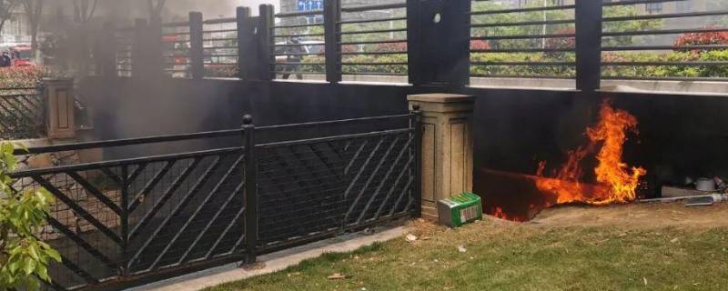 易燃可燃物可放在楼道内吗（易燃物品可以放在楼道内）
