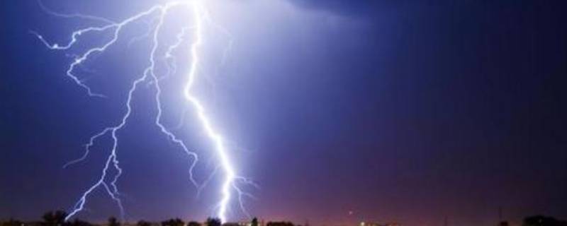 远离避雷针至少多少米（远离避雷针多少米以外）
