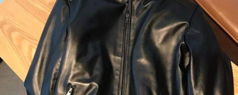 皮衣为什么穿一两年就掉皮（怎么辨别皮衣是真皮还是假皮）