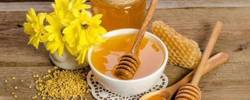 蜂蜜结块怎么才能化开（蜂蜜结成块了怎么让他化掉）