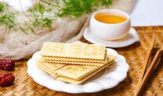 食用苏打和小苏打有什么区别（食用苏打和小苏打有什么区别和用途）